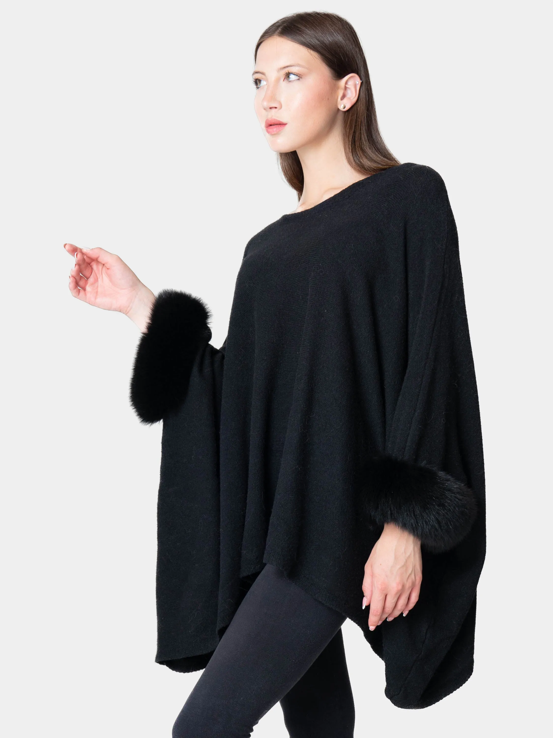 London - Poncho with fur on the cuffs Black