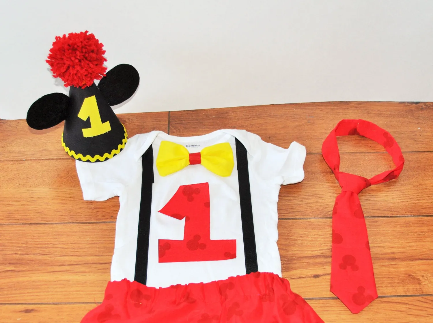 Personalized Mickey Mouse birthday outfit, Mickey Mouse cake smash, first birthday outfit, Boys cake smash outfit, Banner, mickey party hat