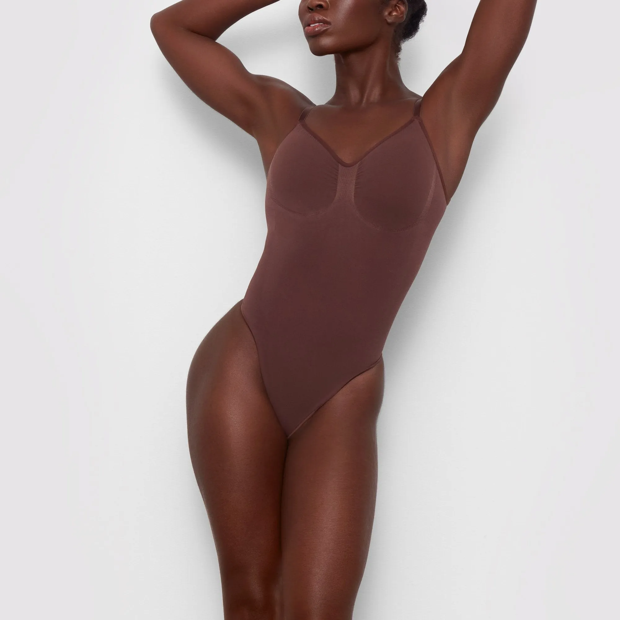 SEAMLESS SCULPT LOW BACK THONG BODYSUIT | COCOA