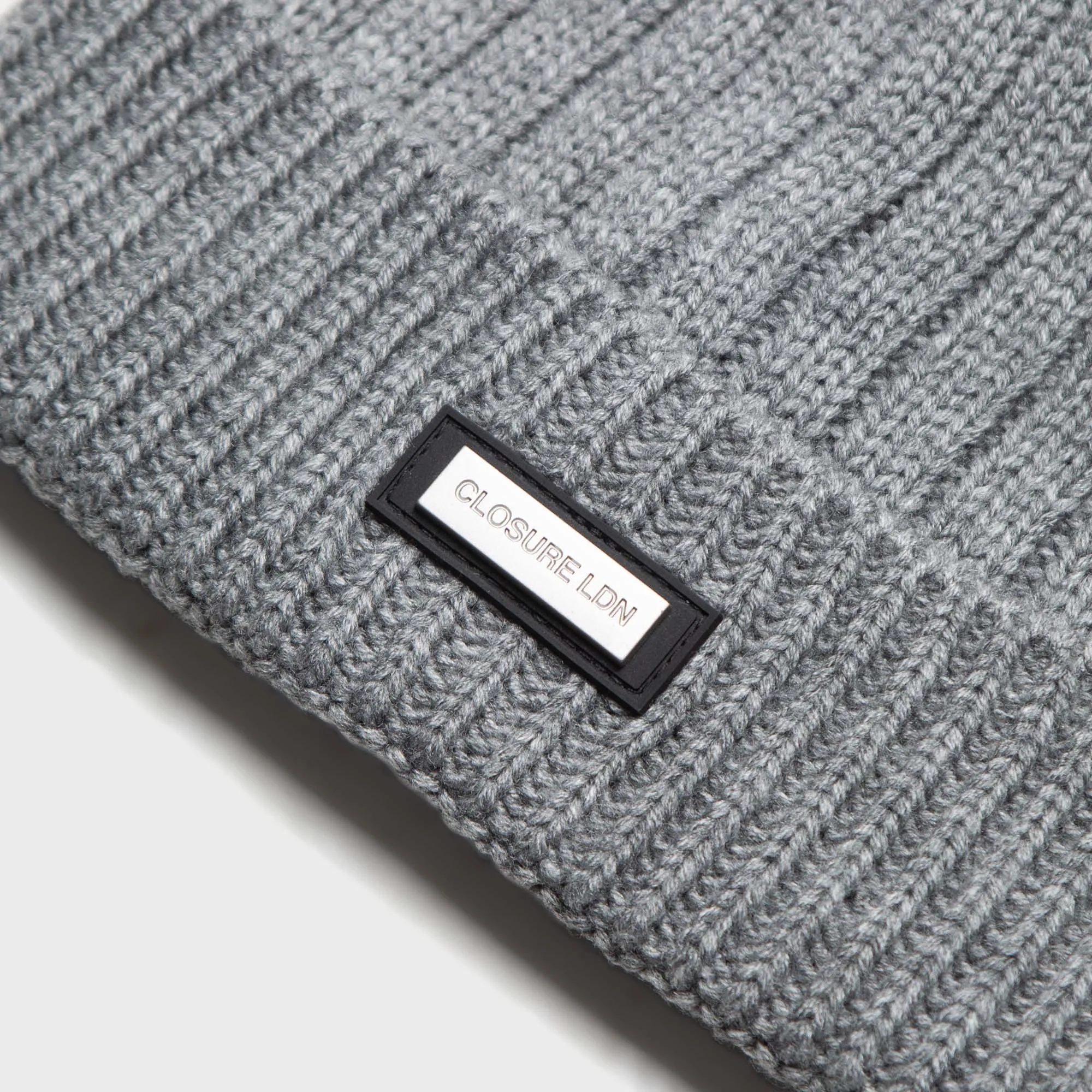 Smart Metal Badge Beanie | Grey Marl